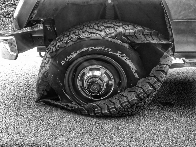 高速道路でのバーストは特に危険