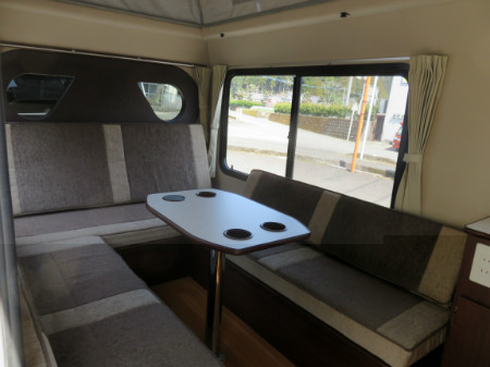 バンショップミカミ:CORO車内