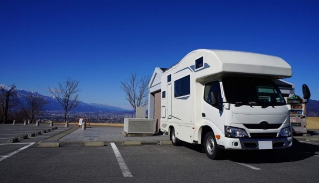 キャンピングカー