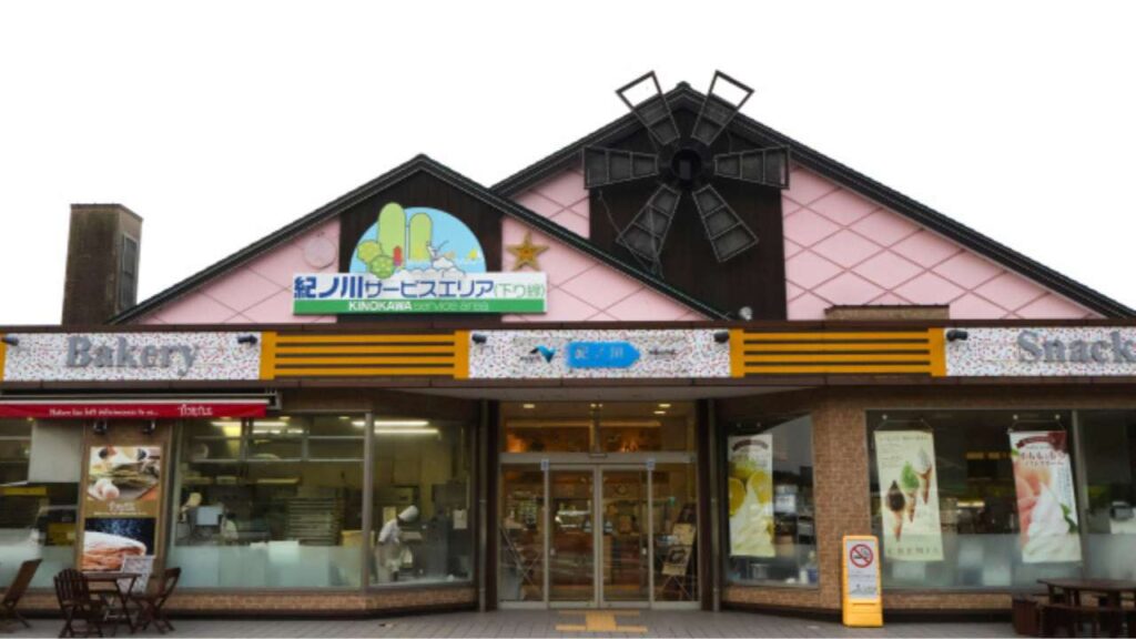 ドライブイン・道の駅・サービスエリア・コンビニの違い